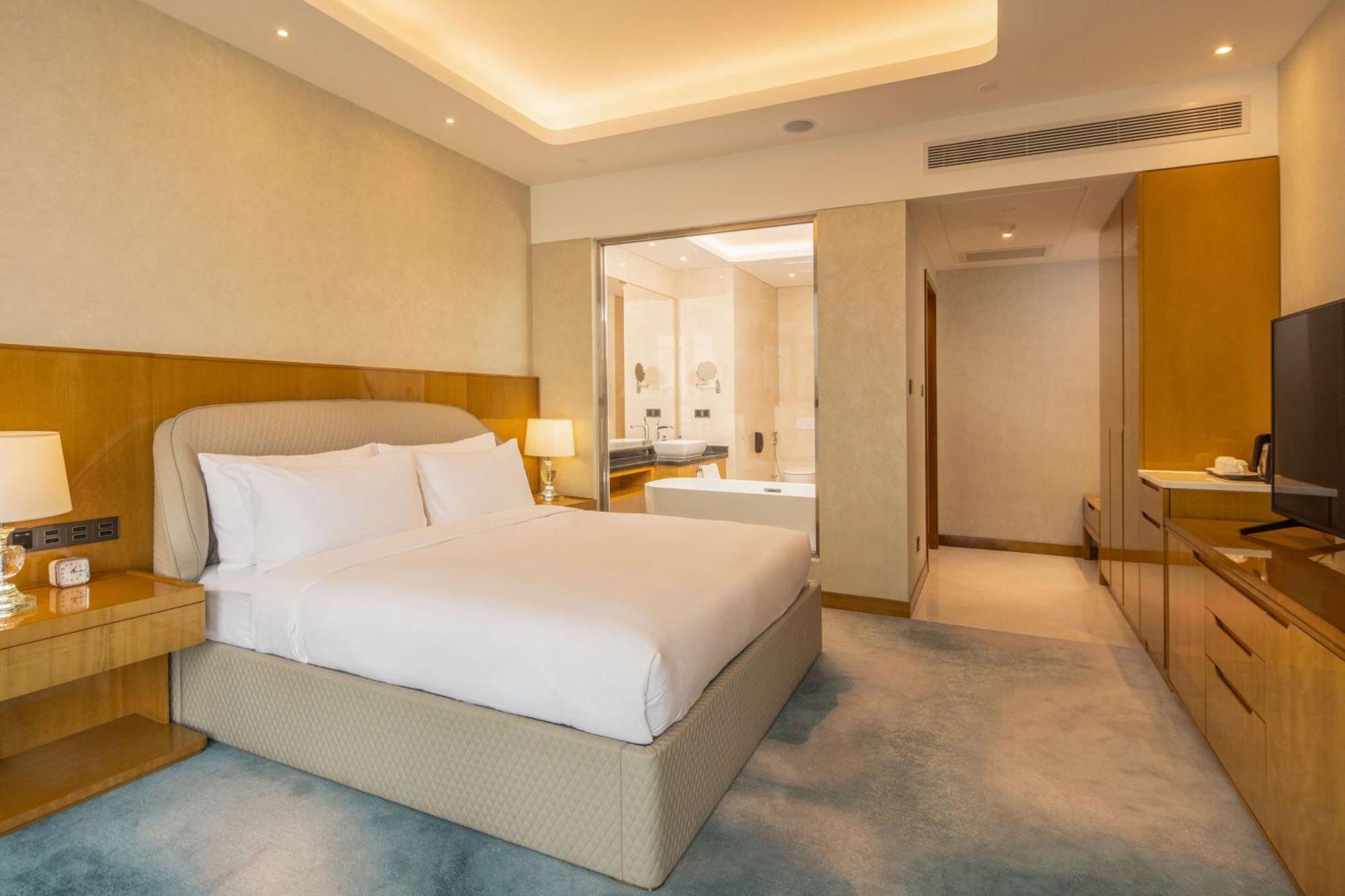 Hilton Brazzaville Les Tours Jumelles Hotel & Residences Экстерьер фото