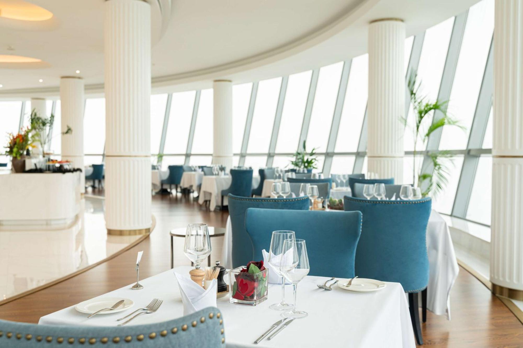 Hilton Brazzaville Les Tours Jumelles Hotel & Residences Экстерьер фото