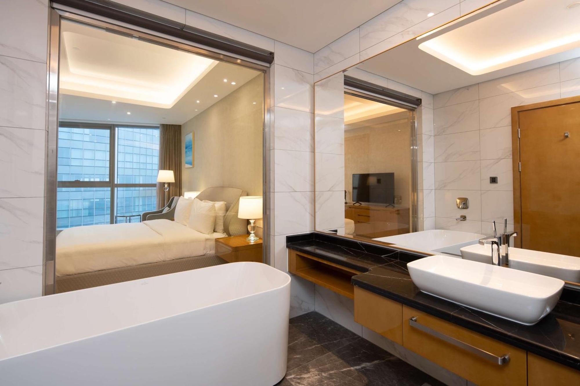 Hilton Brazzaville Les Tours Jumelles Hotel & Residences Экстерьер фото