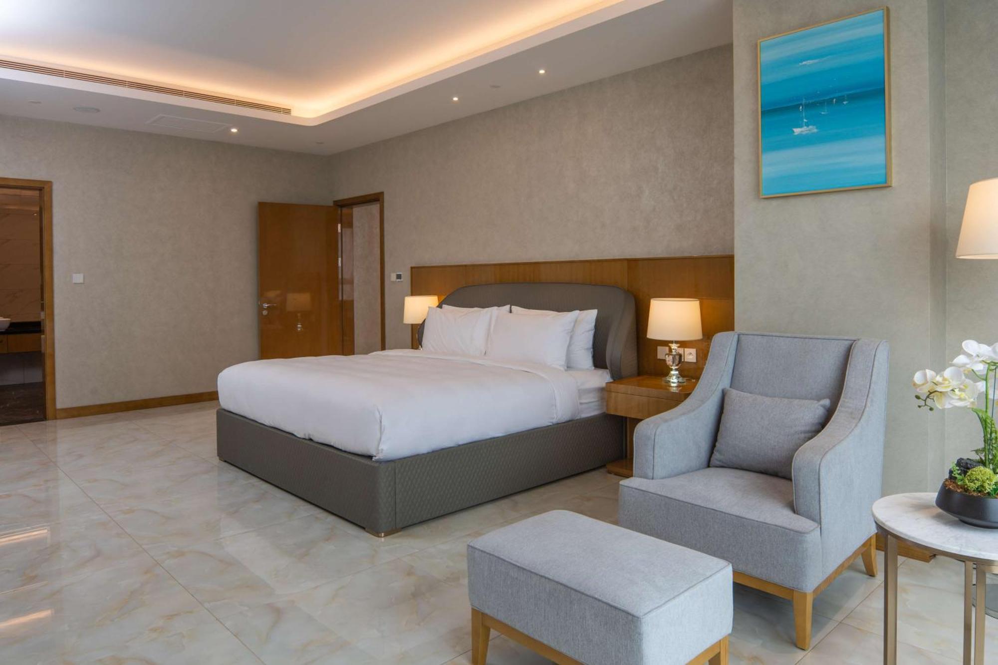Hilton Brazzaville Les Tours Jumelles Hotel & Residences Экстерьер фото