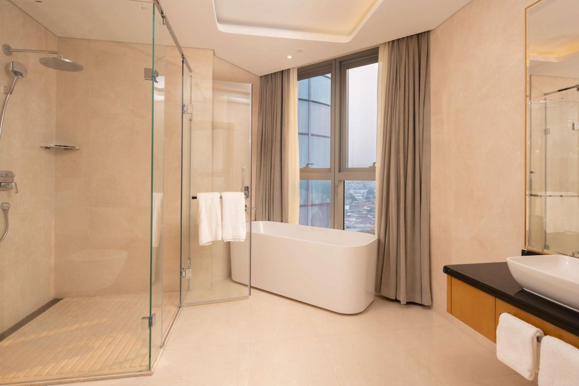 Hilton Brazzaville Les Tours Jumelles Hotel & Residences Экстерьер фото