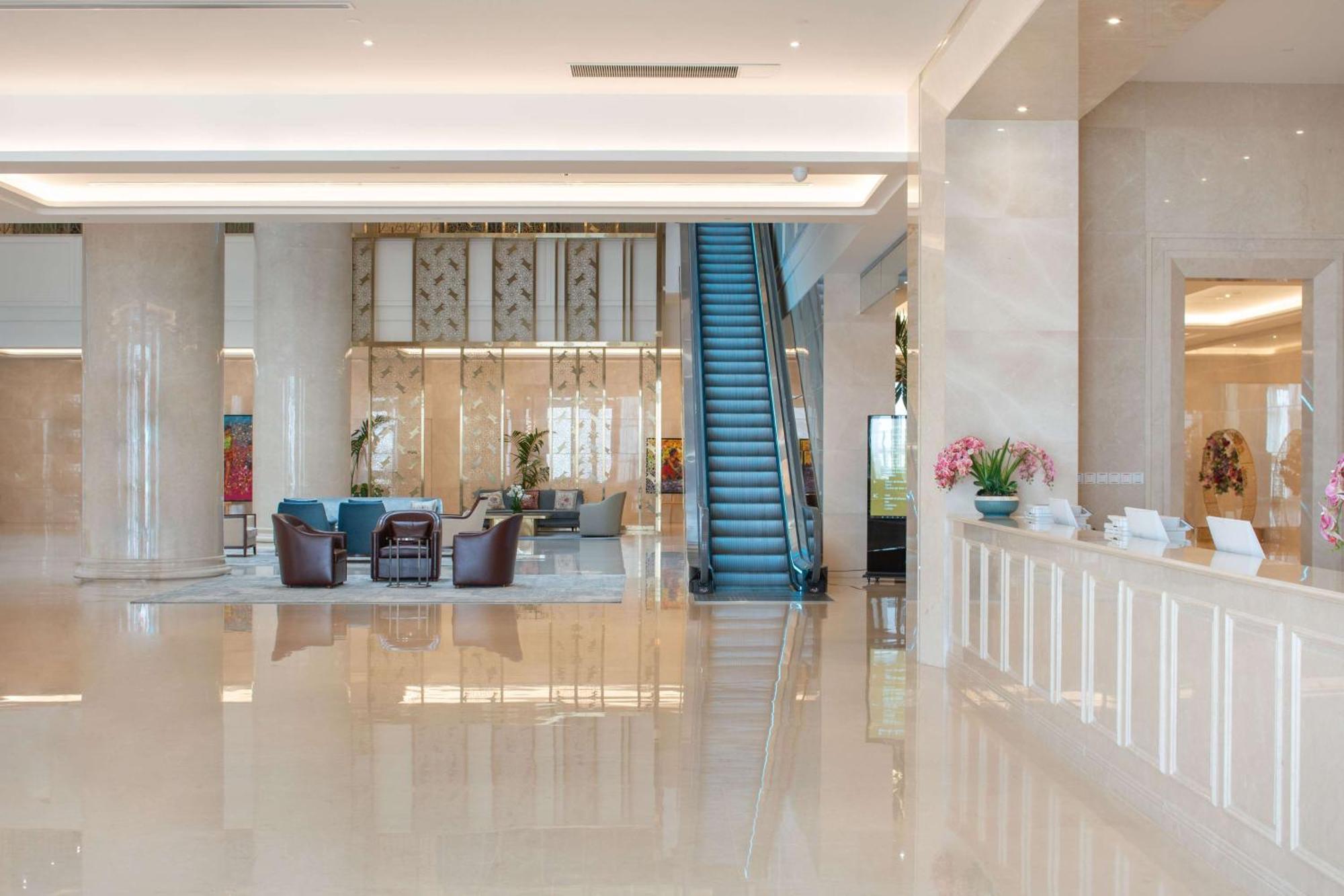 Hilton Brazzaville Les Tours Jumelles Hotel & Residences Экстерьер фото