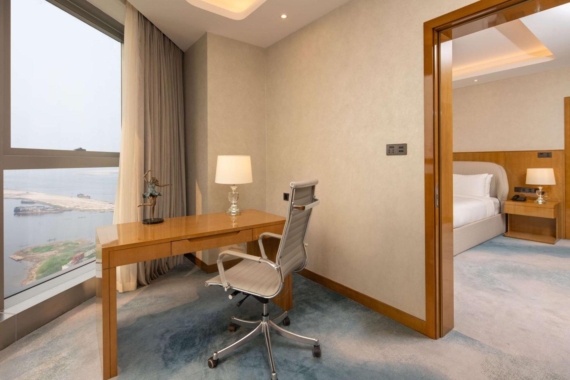 Hilton Brazzaville Les Tours Jumelles Hotel & Residences Экстерьер фото