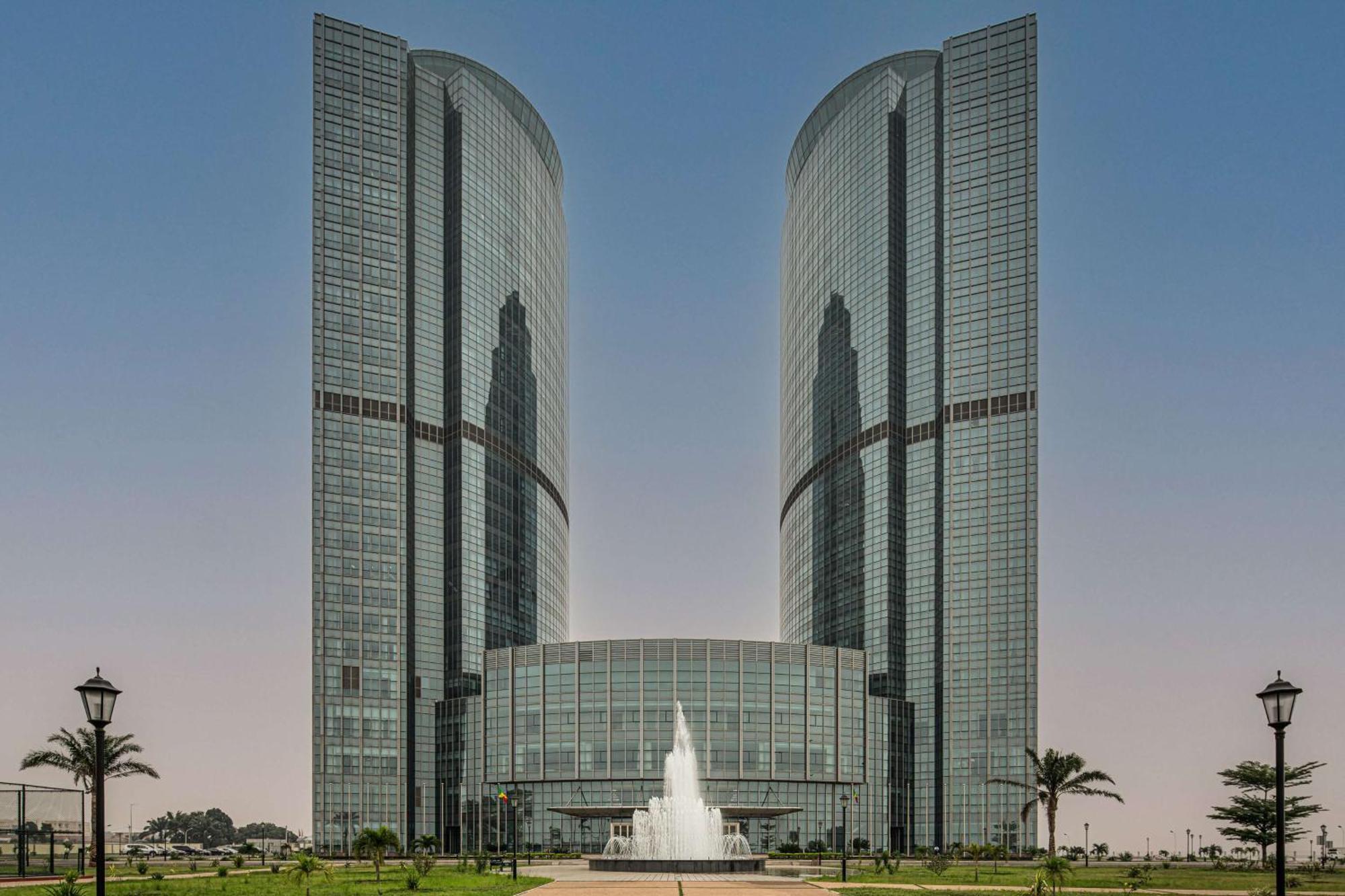 Hilton Brazzaville Les Tours Jumelles Hotel & Residences Экстерьер фото